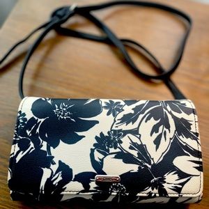 Chaps crossbody bag/wallet